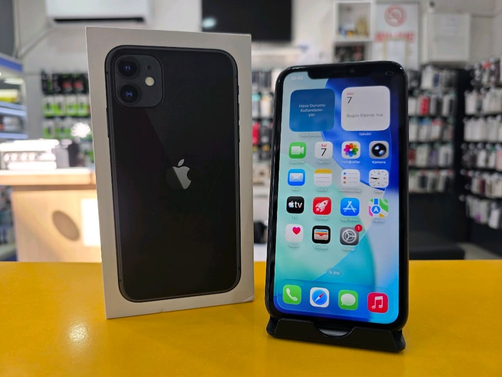 iPhone 11 64GB. Hatasız Siyah Renk. Pil:100 - 2
