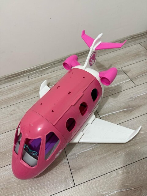 Barbie’nin Pembe Uçağı
