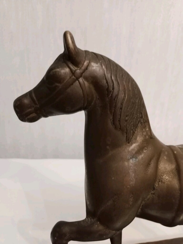 Bronz At Biblo - 2