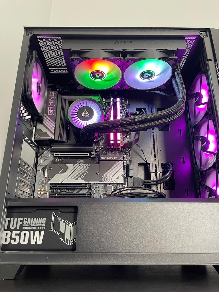 RYZEN 7 9800X3D / 32GB 6000MHZ DDR5 / SAMSUNG 990 PRO 1TB - 3