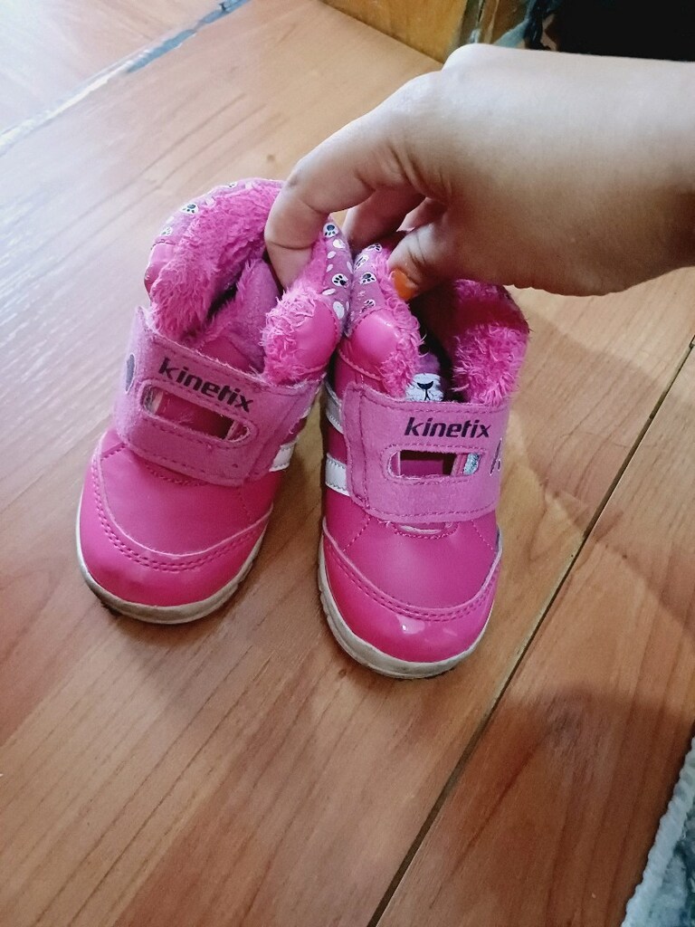 kinetix 23 kiz cocuğu ayakkabi taş gibi