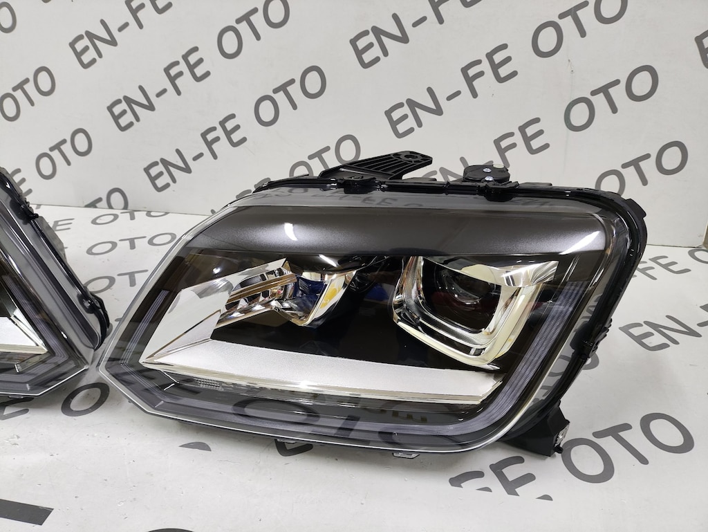VW AMAROK MERCEKLİ XENON SAĞ FAR SIFIR 2017 2018 2019 2020 2021 - 3