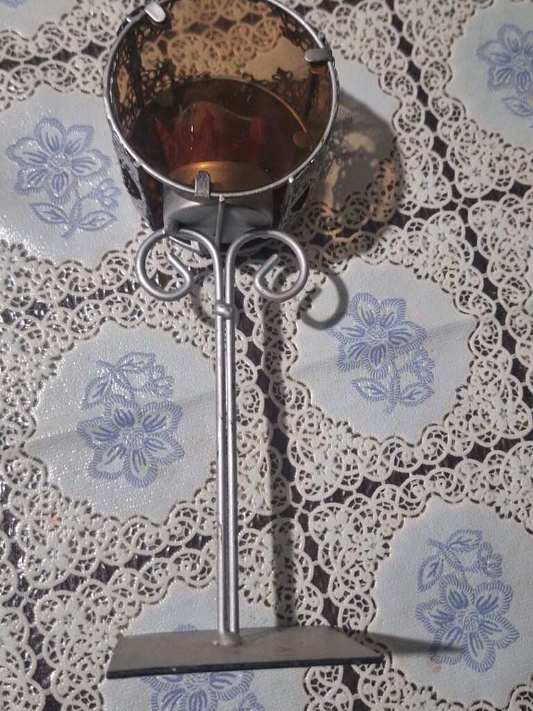 mumluk örtüsü fotoda mevcuttur.metal - 12