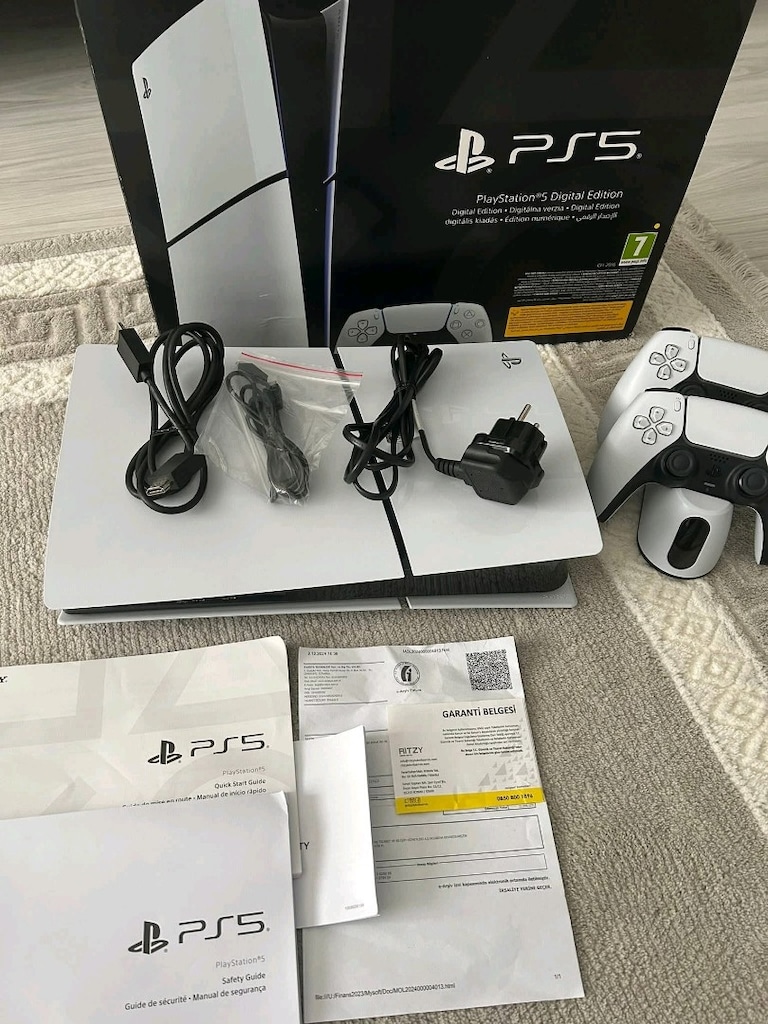 PS5 Slim 1 TB + 2 Orijinal Kol | Temiz ve Sorunsuz