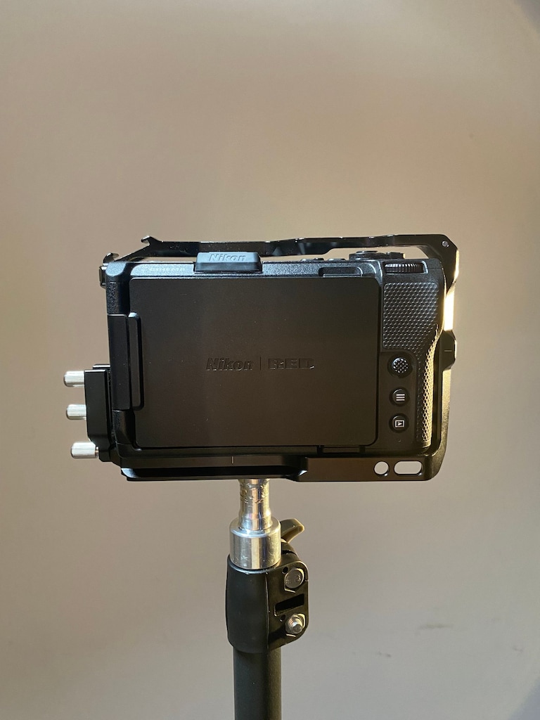 Nikon ZR 6K Body / SmallRig Kafes + Ek Orijinal Batarya - 9