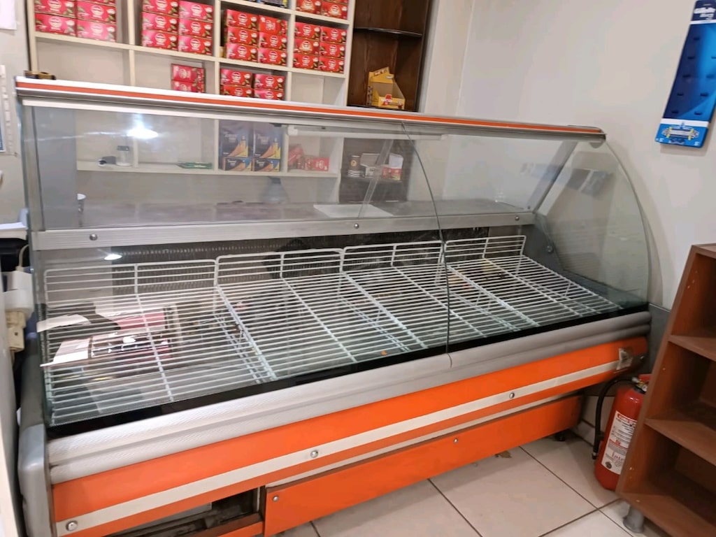 Çok amaçlı şarküteri dolabı