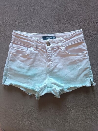 9 yaş,MANGO, Çocuk Jean şort yepyeni, Bikaç kez giyilmiştir