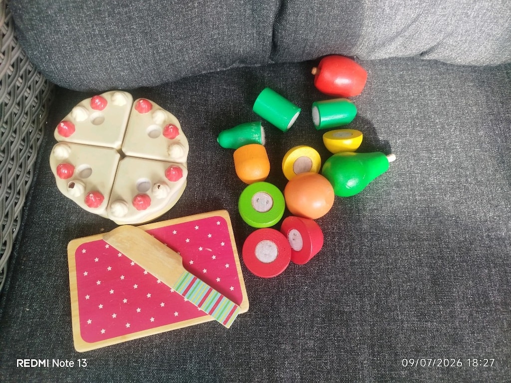 İmaginarium Ahşap Mutfak+Ikea oyuncak dolabı+ masa + yazı tahtası - 14