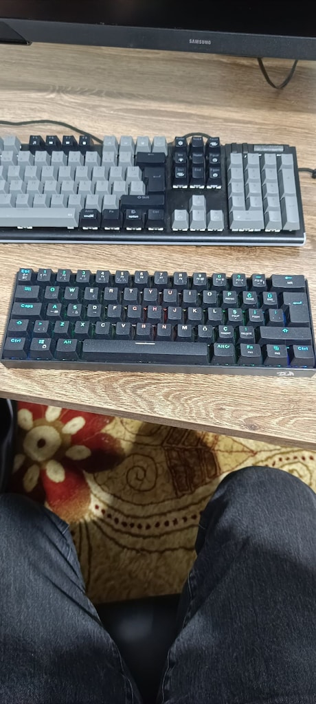 Oyuncu laptopu tüm ekipmanlarıyla beraber - 10