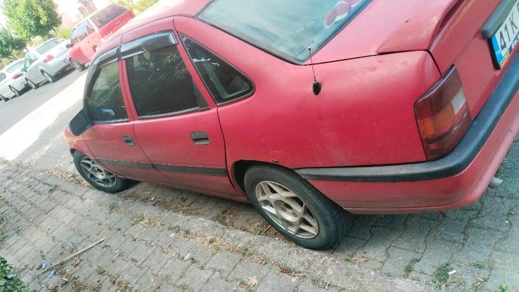 Opel Vectra 1.8 gl - 4