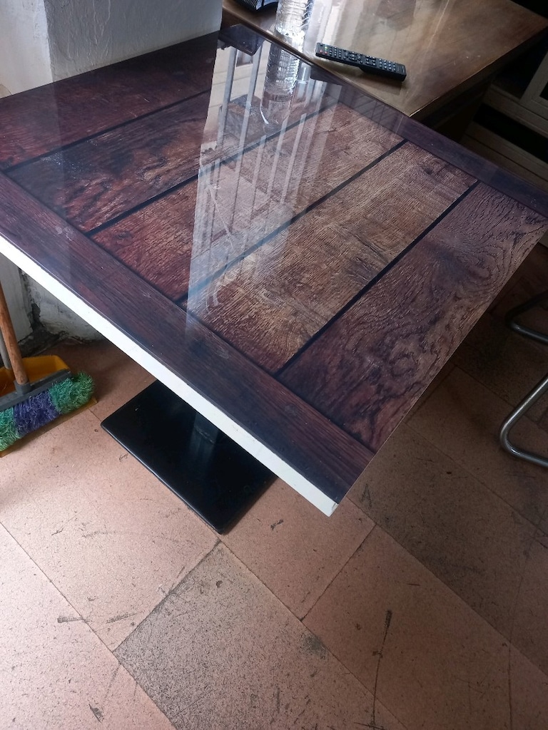 Camlı metal ayaklı masa 70/70 cm yerden yükseklik 75 cm ATAŞEHİR - 3