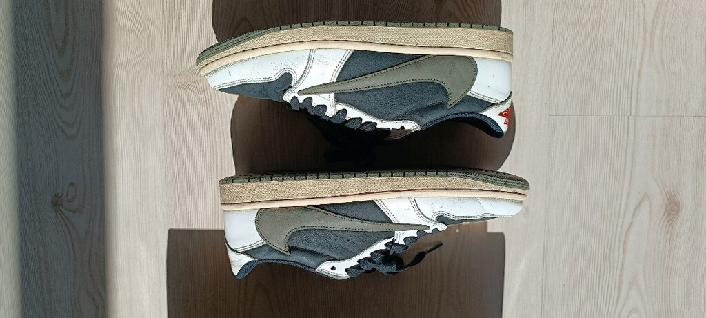 Air Jordan 1 Low Travis Scott Olive (W) 42 - 5