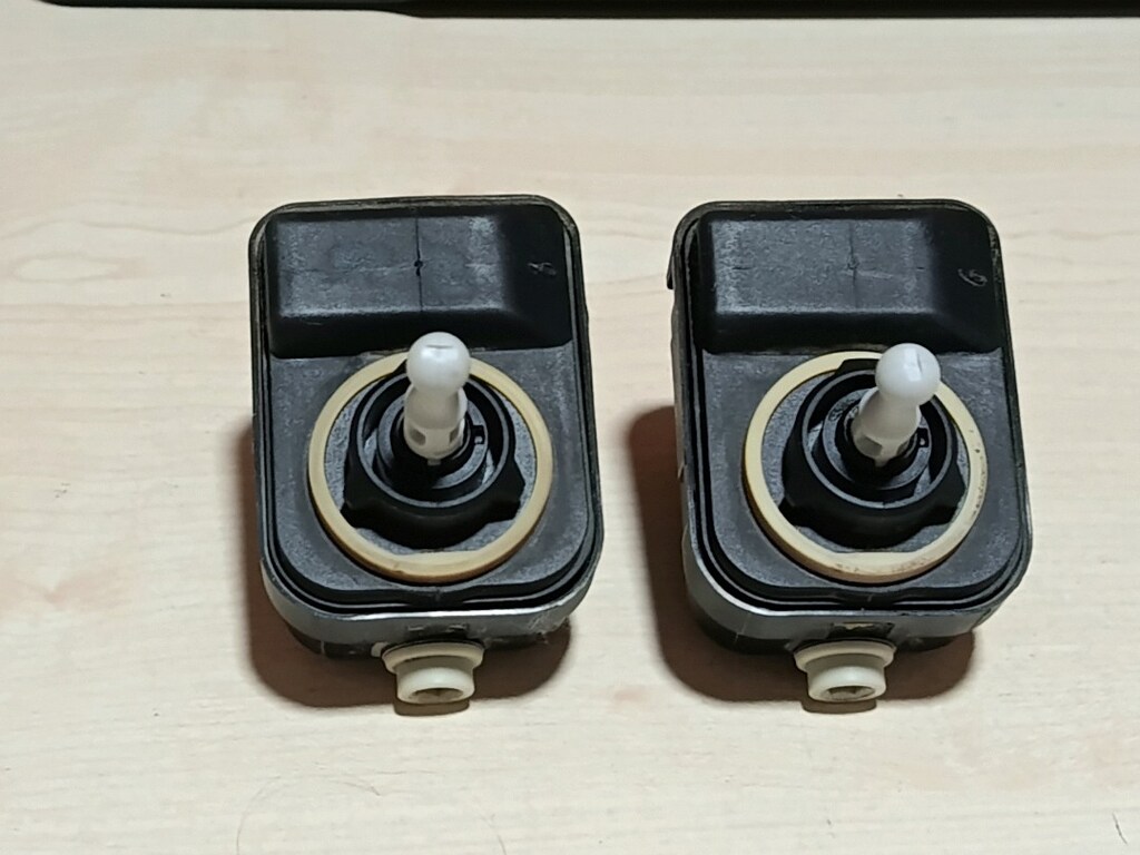 NİSSAN NOTE FAR MOTORU SAĞ SOL 1TK VALEO - 2