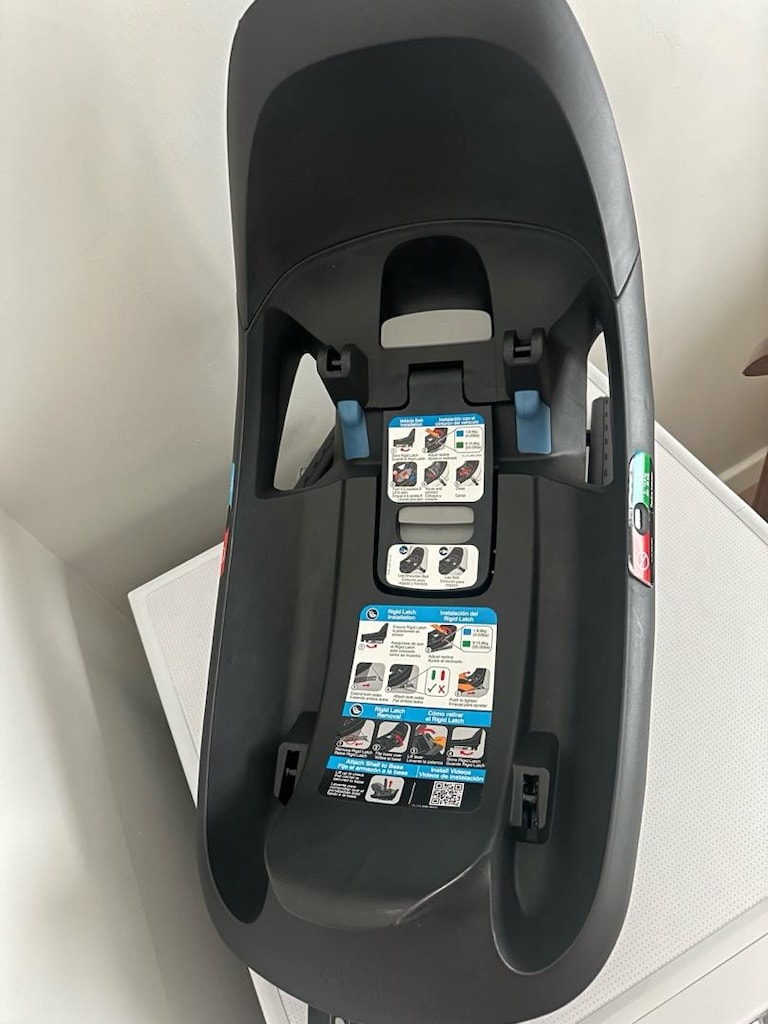 Cybex Cloud G Model ve Isofix araç bazası - 3
