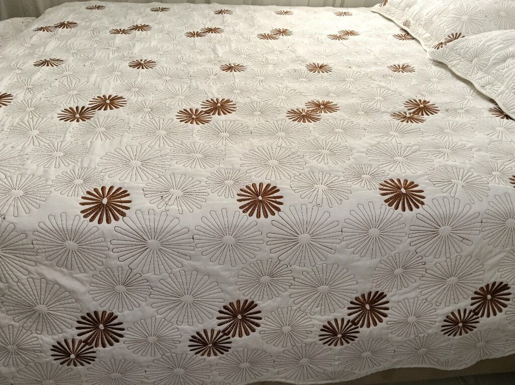 Kapitone Yatak Örtüsü Çiçek Desenli - 3