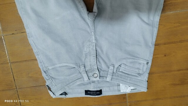 #Mavi jeans pantolon..önde ufak kusur, ağda az ezilme..ve ufak leke.