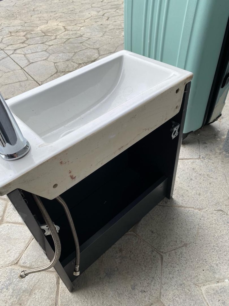 Hiç kullanılmamış tuvalet,lavabo,evye ve dolabı - 5