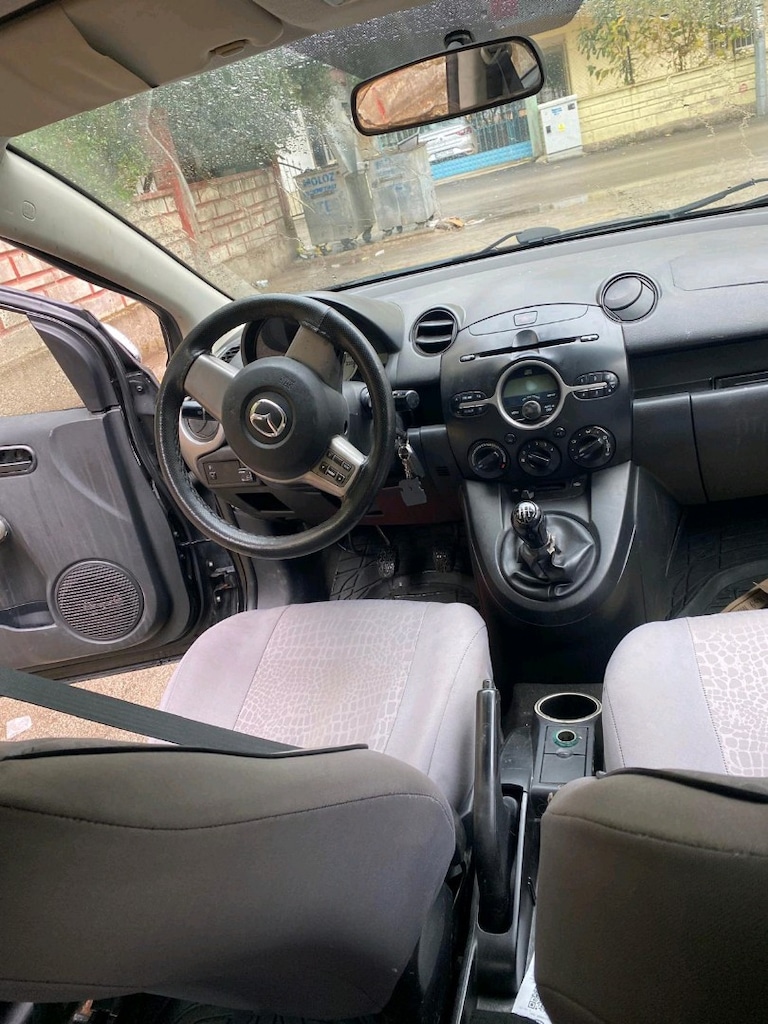 2009 model Mazda 2 - 5