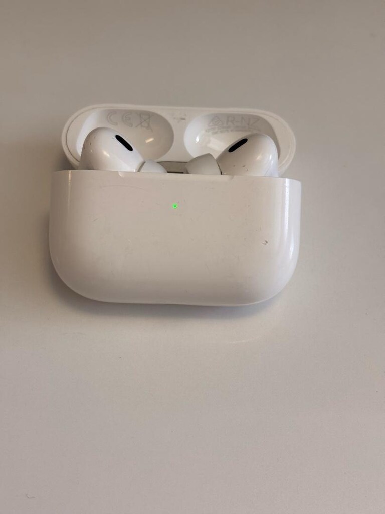Apple AirPods Pro - 2