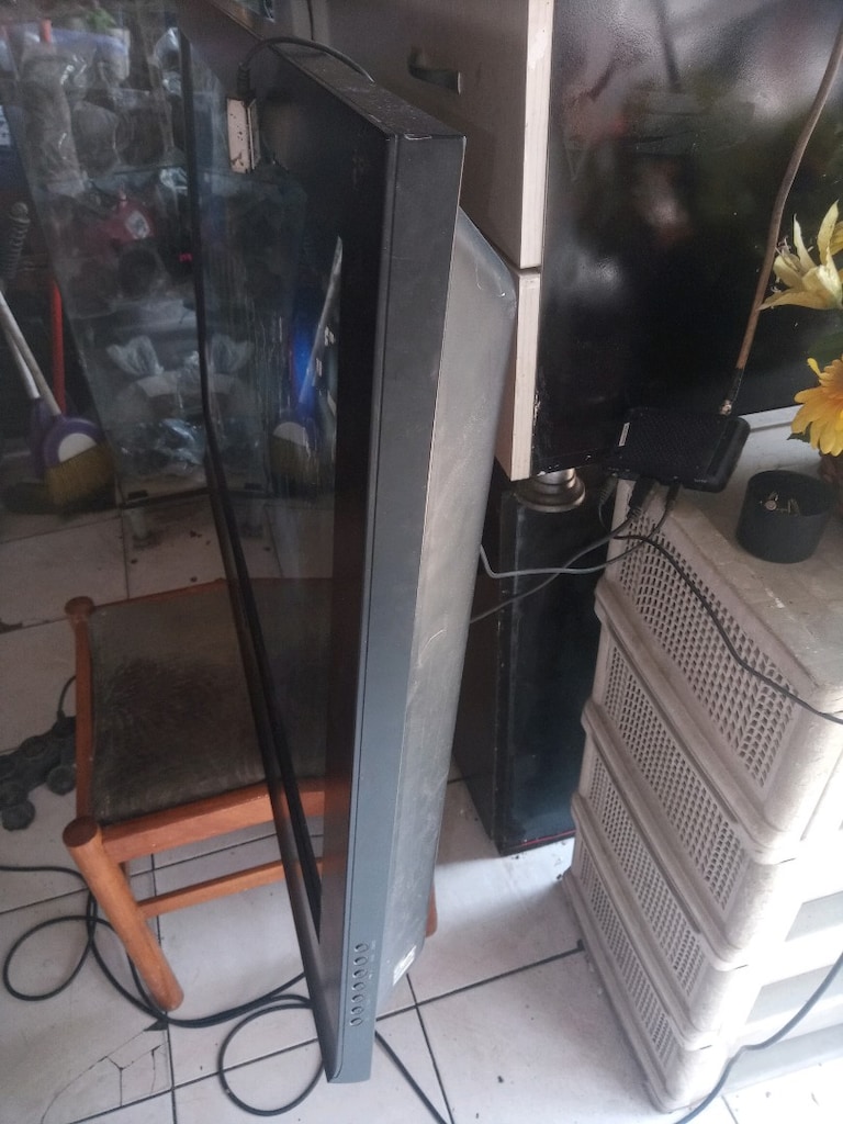 Samsung 106 ekran sorunsuz LCD TV - 3