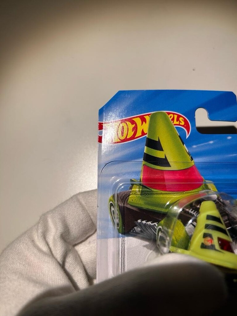 Hot Wheels TH Cone Shaker - 10