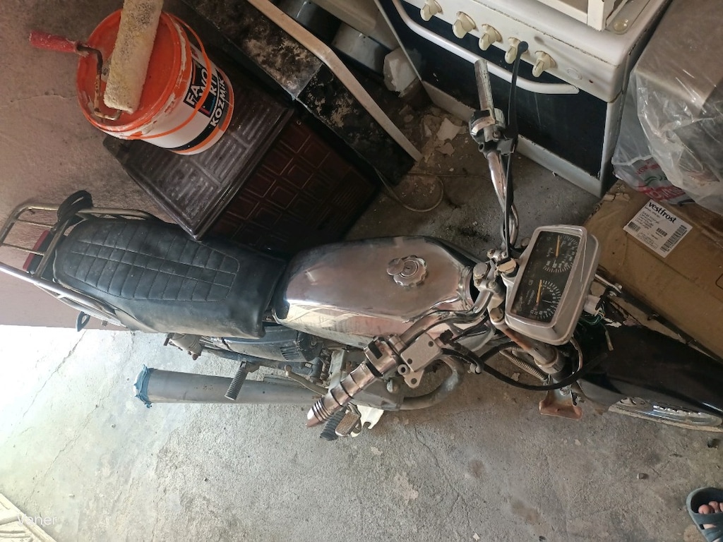 Cg moto gusto