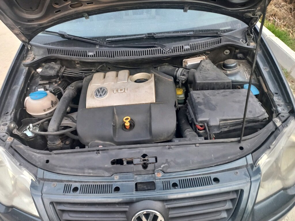 Volkswagen Polo 1.4 tdi - 9