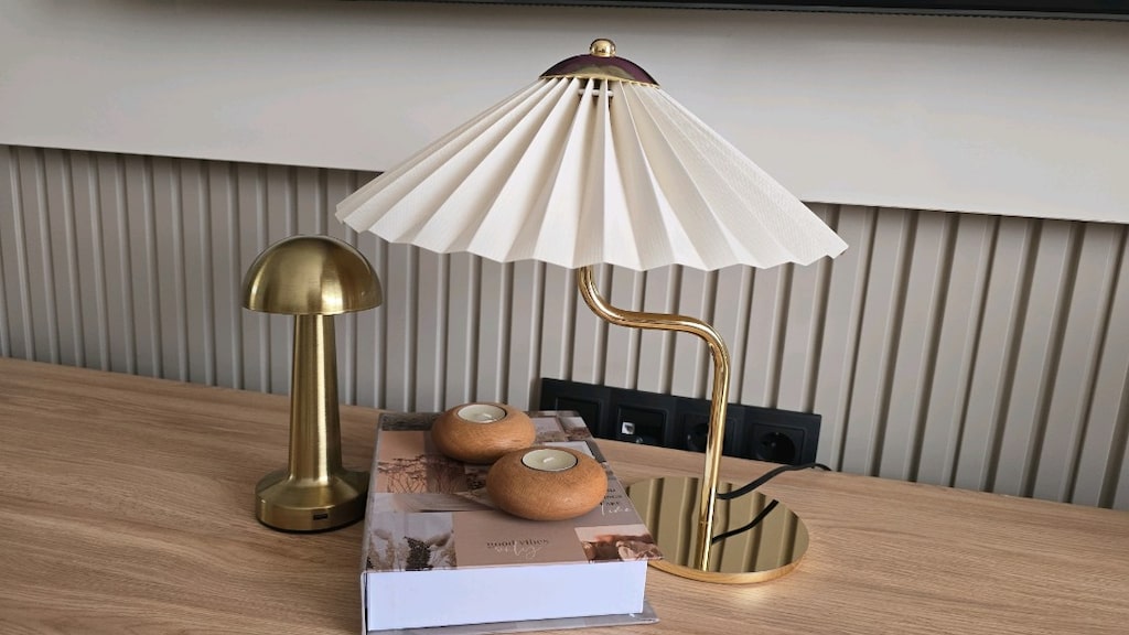 Vintage Stil Pileli Şapkalı Gold Abajur – Kusursuz Durumda - 2