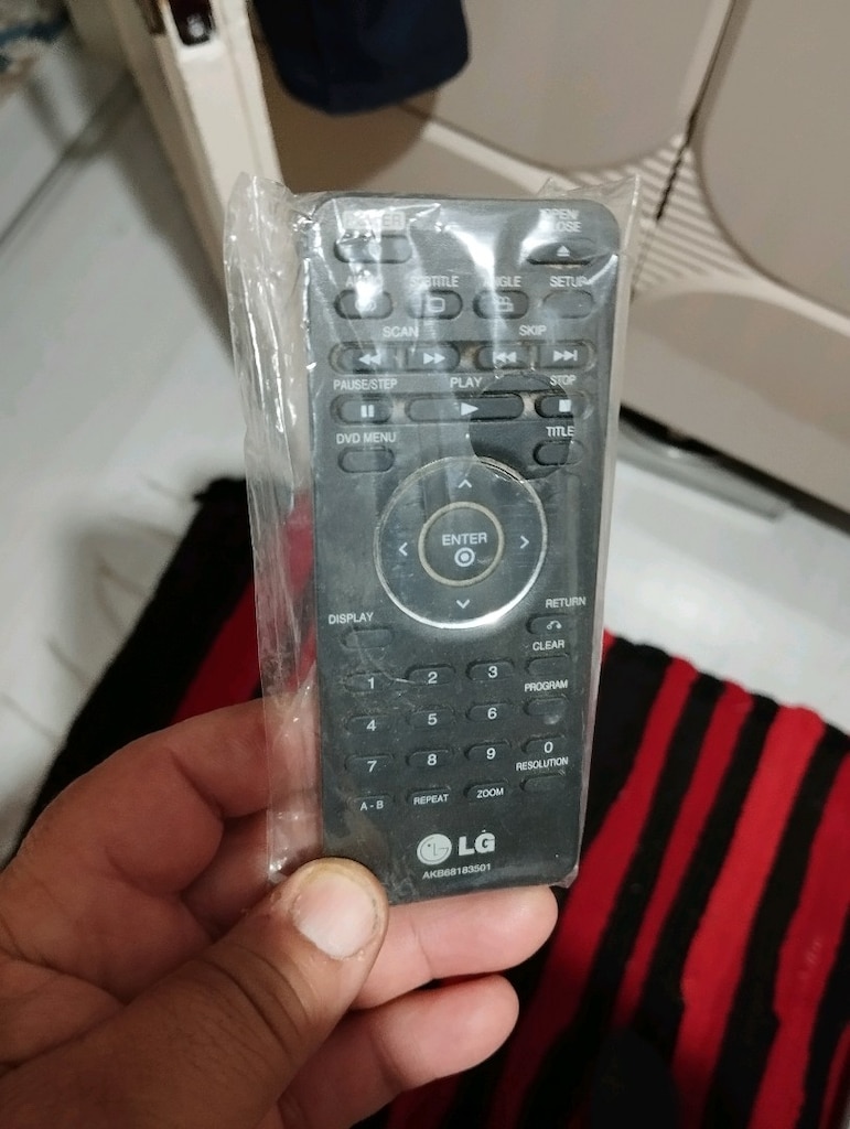 PHİLİPS 32 İNCH LCD TV. ve LG DUVARA ASILAN DVD OYNAT ve ARÇELİK TELVE - 4