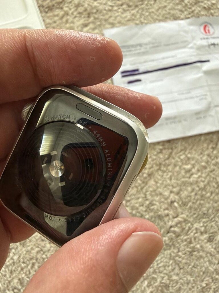Apple Watch SE 44 mm ekran hasarlı - 2