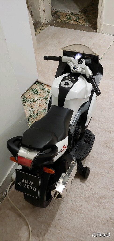 AKÜLÜ MOTOR 6 VOLT LİSANSLI BMW - 6