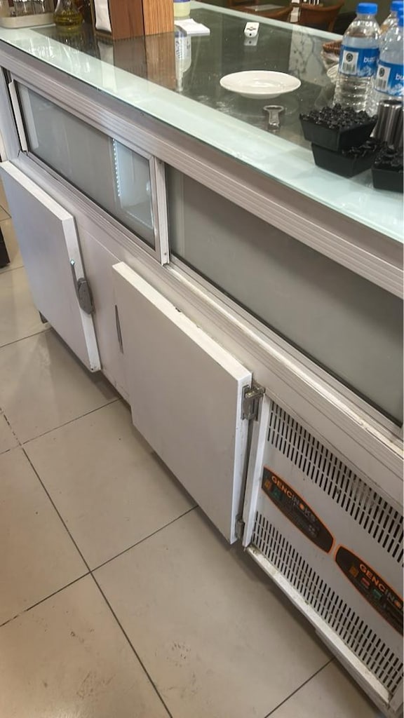 Reyon dolabı - 2