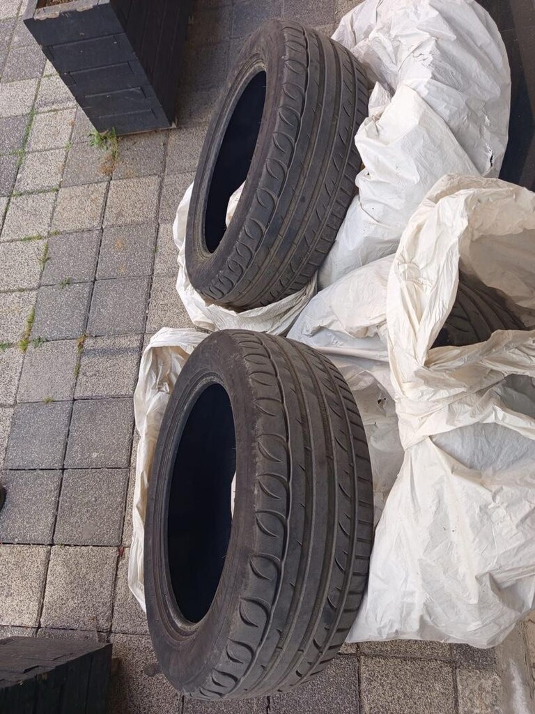 Strial 215 55 R17 98W - 4