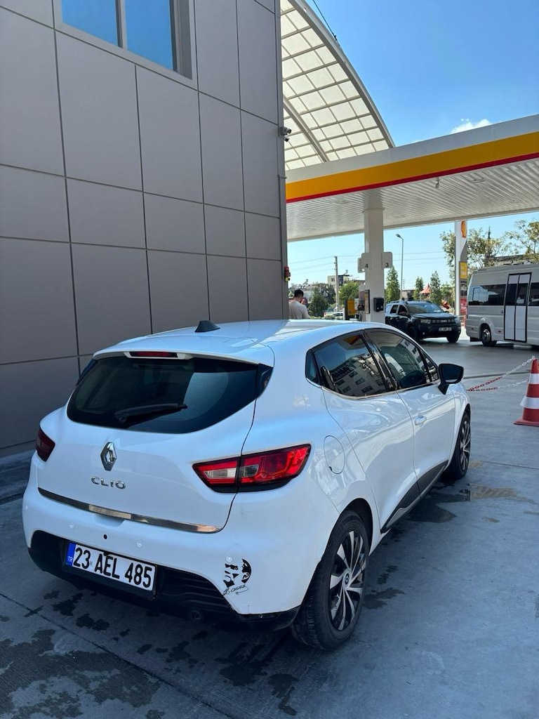 Beyaz Renault Clio - 12