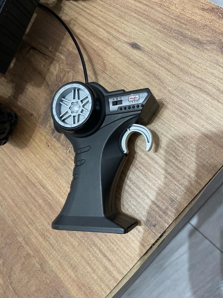 Maisto R/C Rock Crawler 6x6 Uzaktan Kumandalı Araç - Sıfır Kutuda - 4