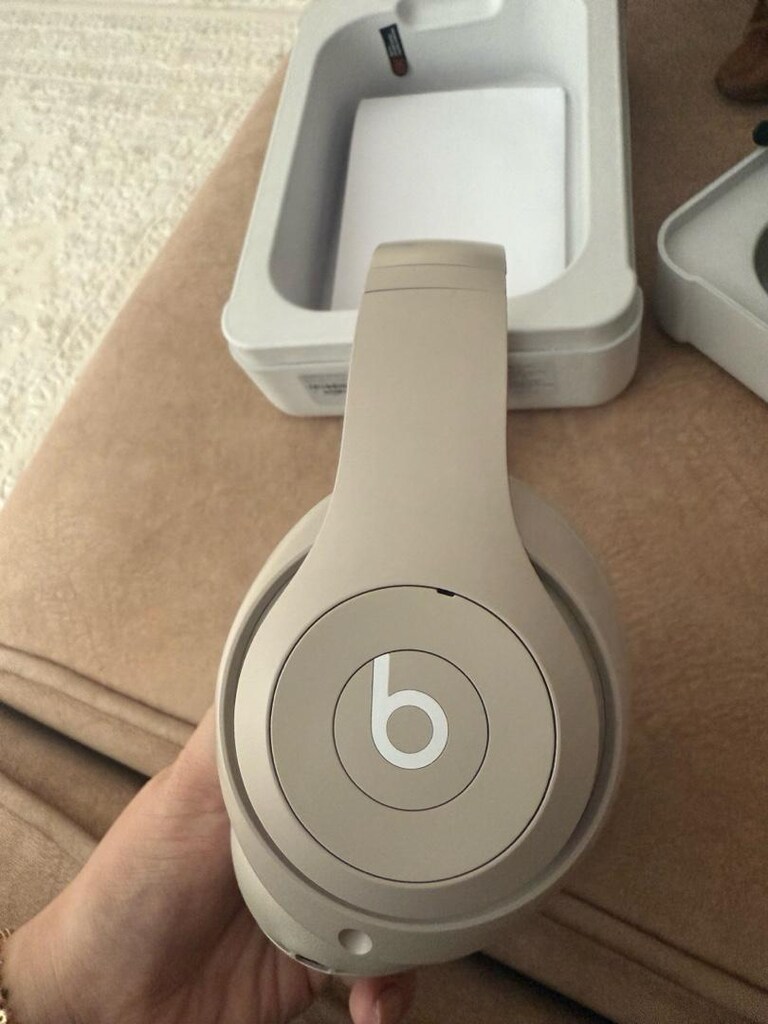 Beats Studio Pro Kum Taşı - 10