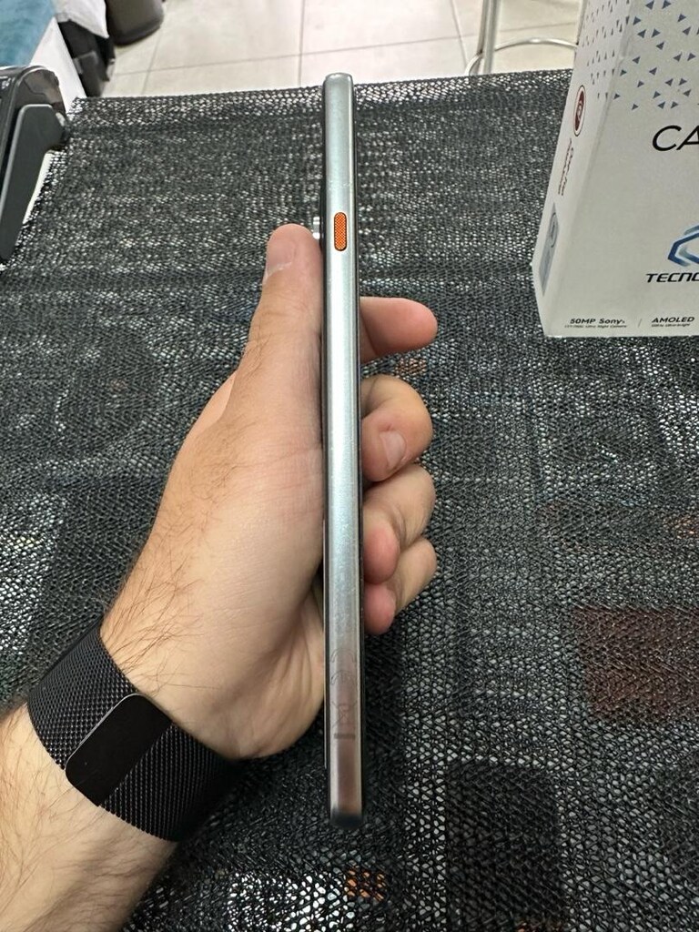 TECNO CAMON 40 -256 GB - 2