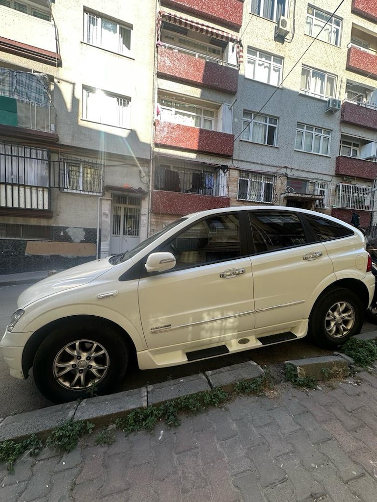 Beyaz Otomobil - 5
