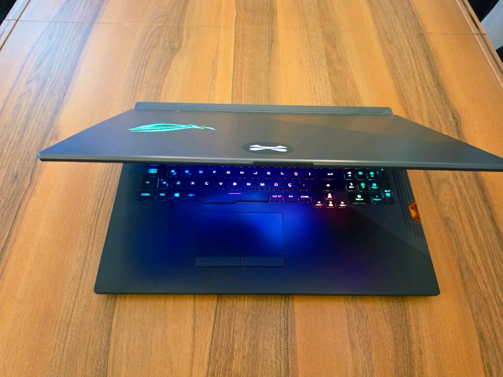 Asus Rog Scar 3 Rtx2070 i9 islemci 32gb - 5