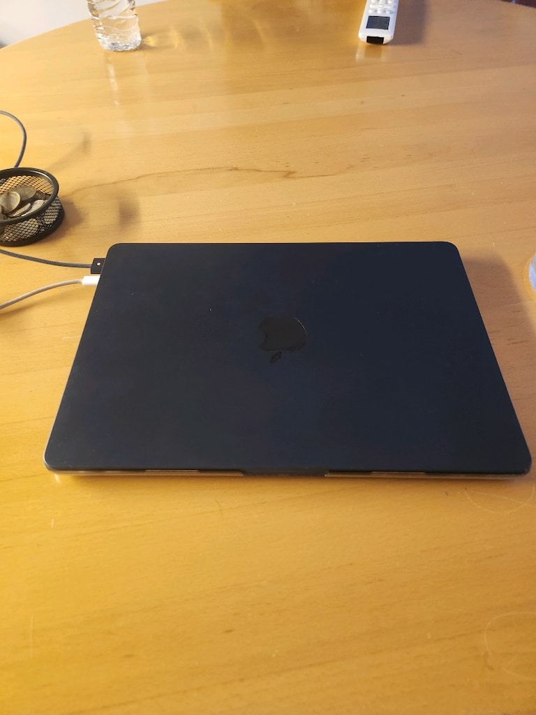 Apple Macbook Air2 m2 - 2