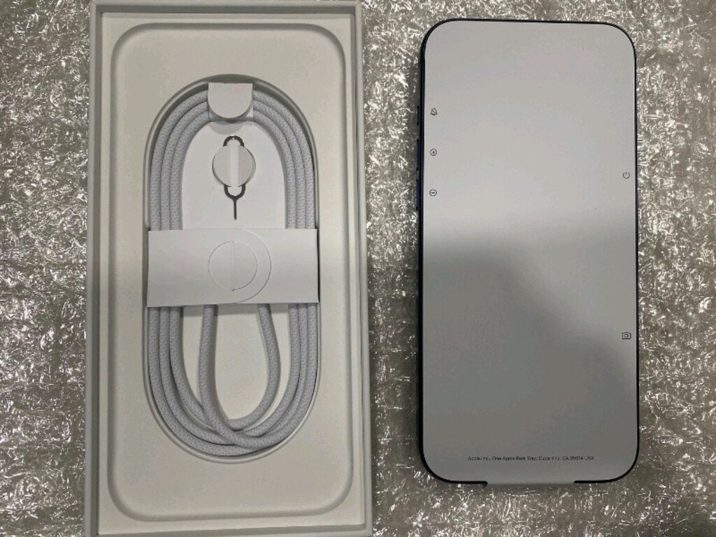 iPhone 17 Pro Max - 4