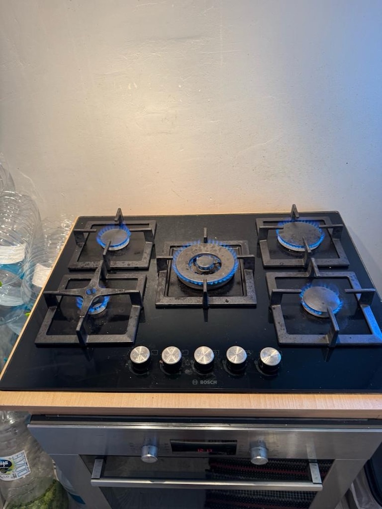 Bosch Ankastre Set – 5 Gözlü Cam Ocak + Fırın + Davlumbaz