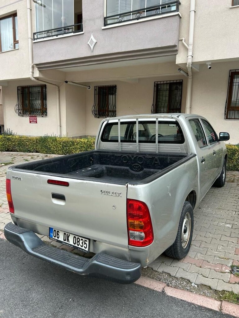 Toyota Hilux Comfort 2.5 4x2 - 2