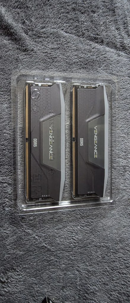 Corsair Vengeance RGB DDR5 RAM 32GB (2x16GB) 6000MHz CL36
