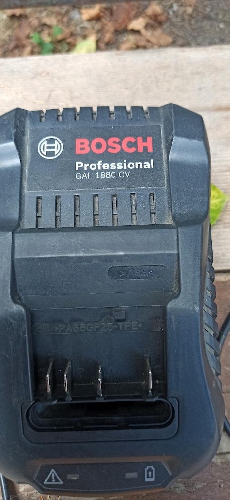 Bosch GAL 1880 CV Şarj Aleti - 2