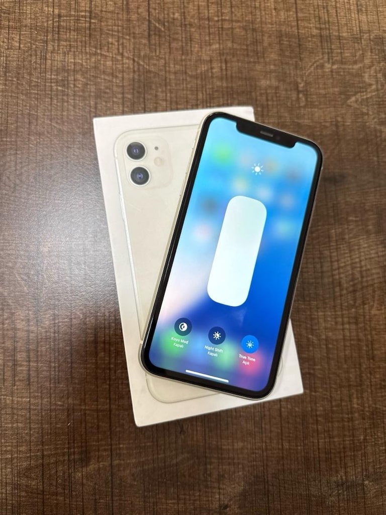 İPHONE 11 BEYAZ 128 GB HATASIZ YURTİÇİ KUTULU FATURALI. PİL SAĞLIĞI 88 - 14