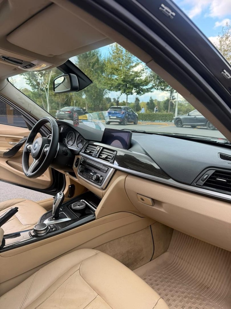 BMW 320i - 16