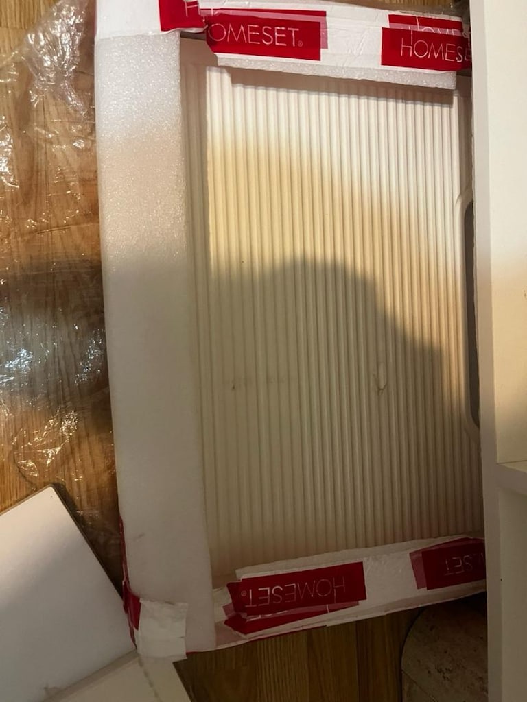 Beyaz Yemek Masası ve Sandalyeler - 11