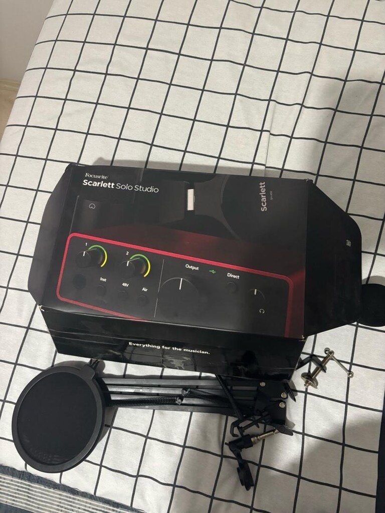 Focusrite Scarlett 2i2 Gen Solo Stüdyo Seti - 4