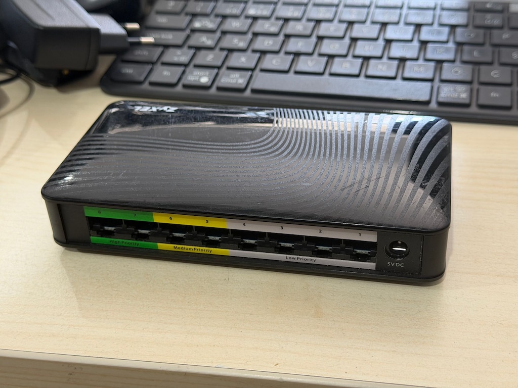 Zyxel GS-108S v2 Gigabit Switch - 2